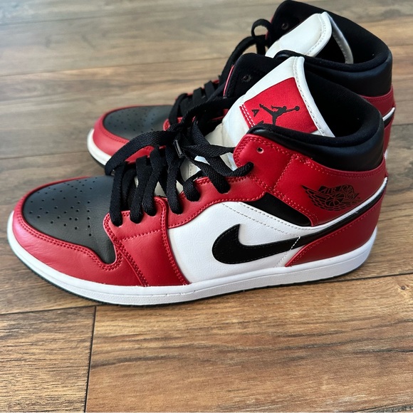 {like new} Nike Air Jordan 1 Mid Red/Black/White Sneakers - Picture 2 of 10
